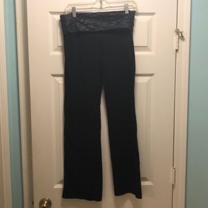 Black yoga pants